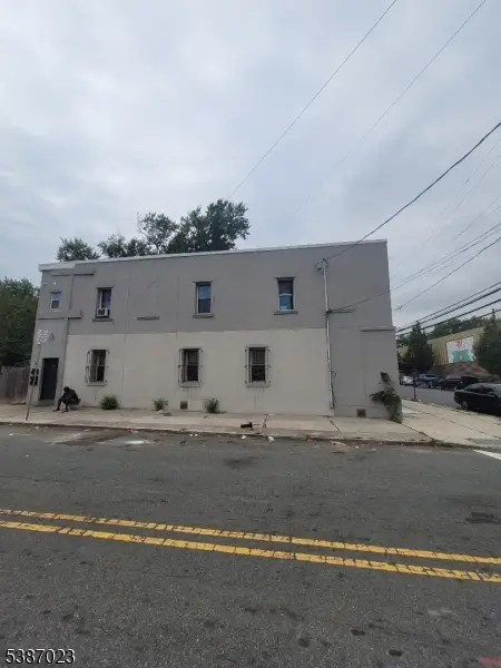 38 11th Ave, Newark City, NJ 07107