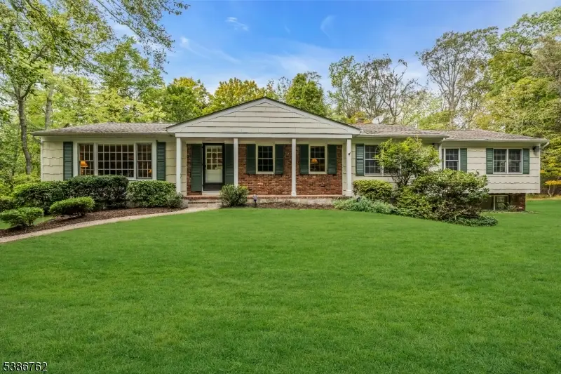 23 Hunters Trl, Warren, NJ 07059 - Image #1