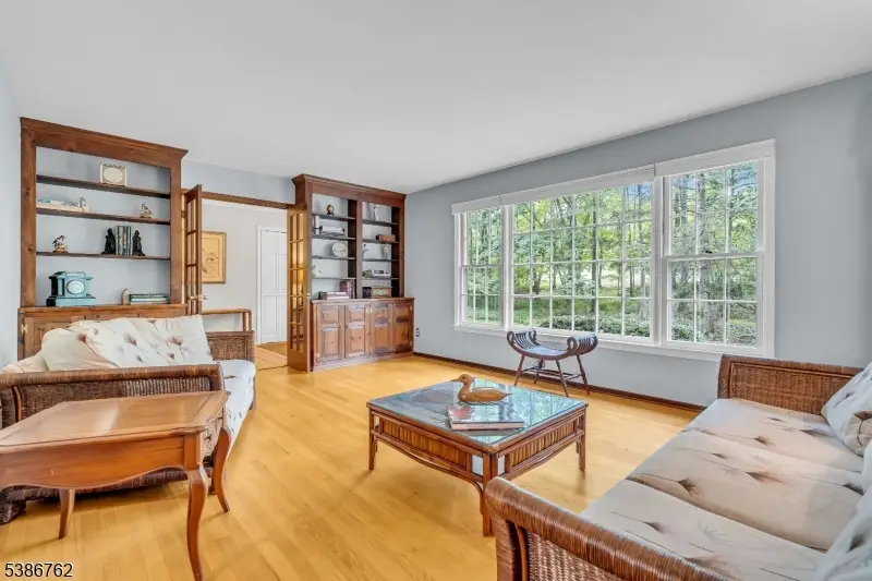 23 Hunters Trl, Warren, NJ 07059 - Image #3