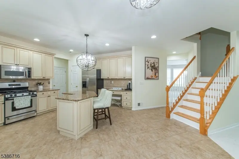 43 Saunders Ln, Mount Olive, NJ 07840 - Image #2