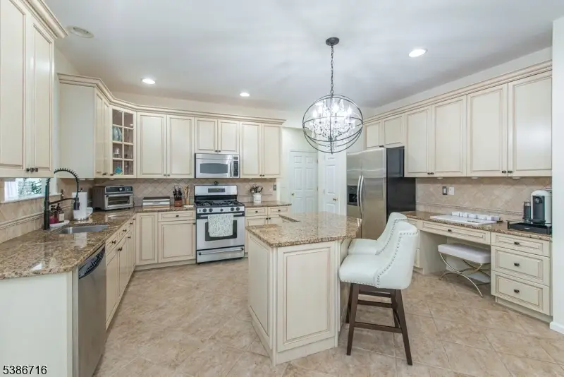 43 Saunders Ln, Mount Olive, NJ 07840 - Image #3