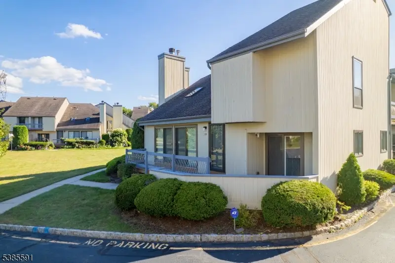 33 Spencer St, Franklin, NJ 08873 - #1