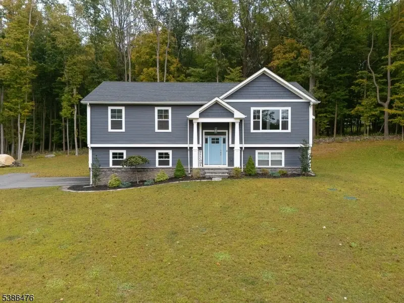 22 Ballantine Woods Way, Andover, NJ 07821 - #1