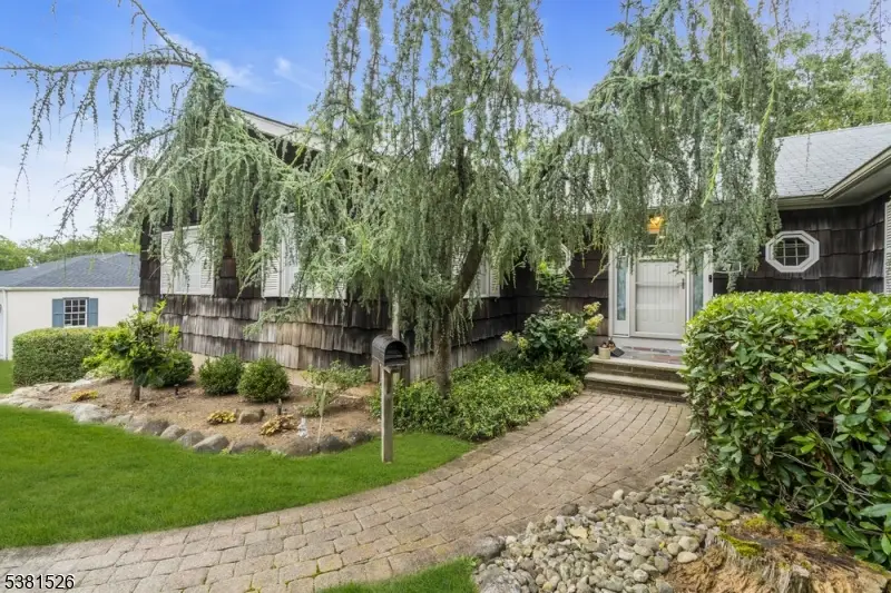 27 Underwood Dr, West Orange, NJ 07052 - #3