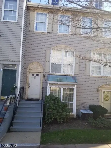 29 Howard Ct, Newark, NJ 07103 - Image #1