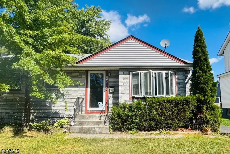 213 Netherwood Ave, Plainfield, NJ 07062 - Image #1