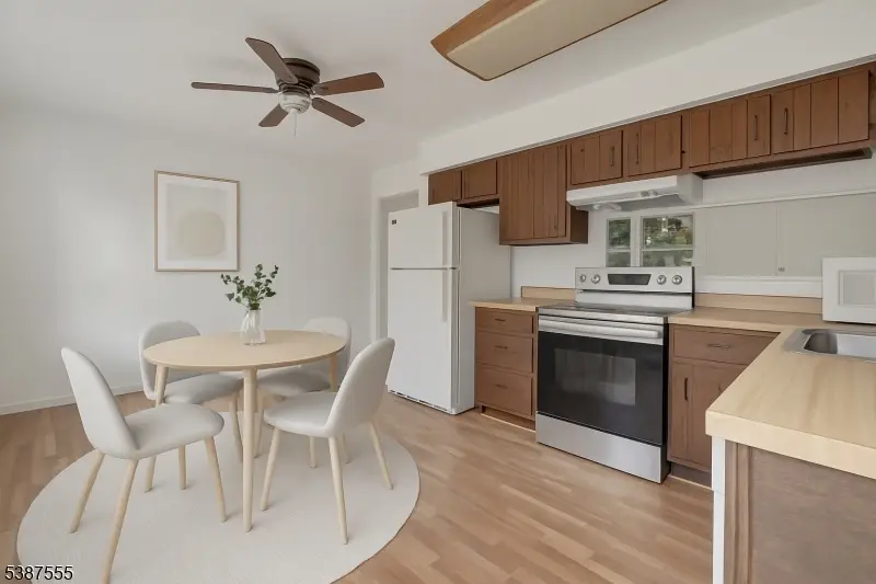 97 Sydney Pl, Franklin Township, NJ 08873 - Image #2