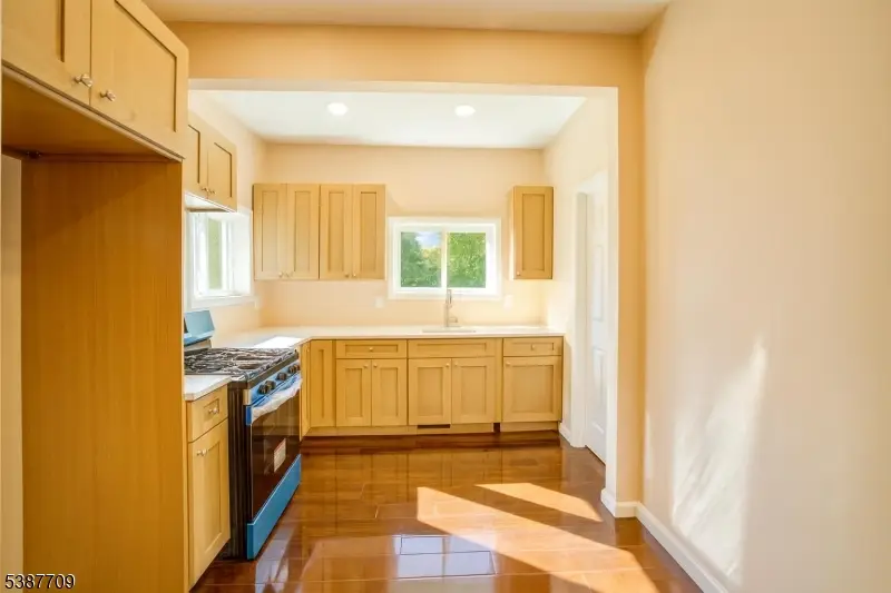 153 Walnut St #2, Montclair, NJ 07042 - Image #3