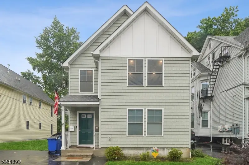 87-B N 18th St, East Orange, NJ 07017 - Image #1