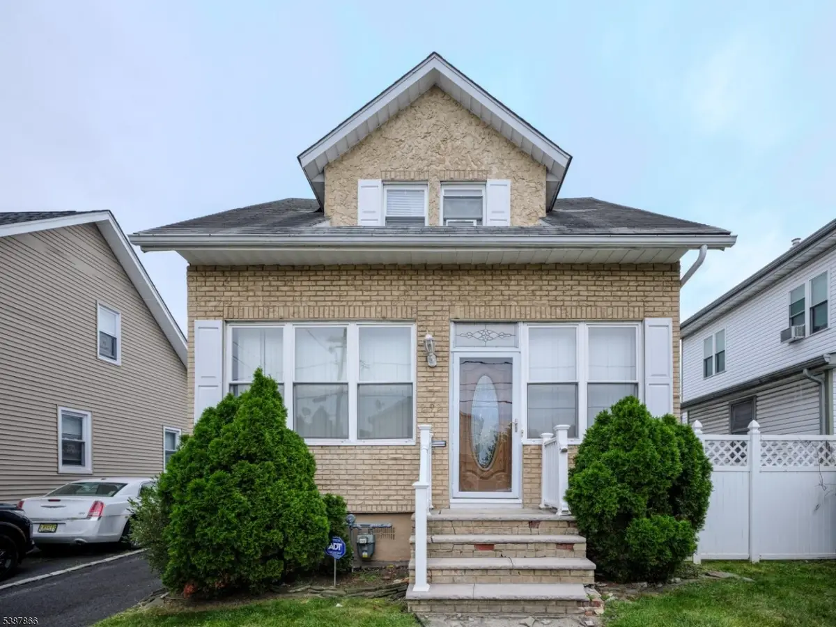 292 Crann St, Hillside, NJ 07205 - Image #1