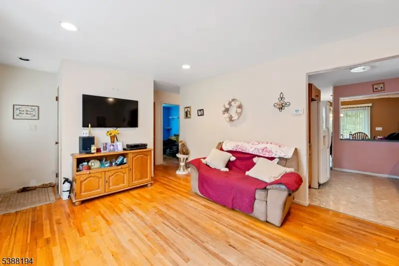 649 Henmar Dr, Mount Arlington, NJ 07856 - Image #3