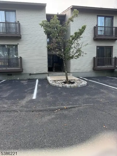 915 Spruce Hills Dr, Glen Gardner, NJ 08826 - Image #2