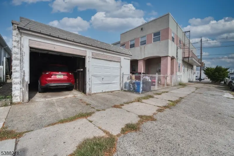 233 Avenue B, Bayonne, NJ 07002 - Image #2