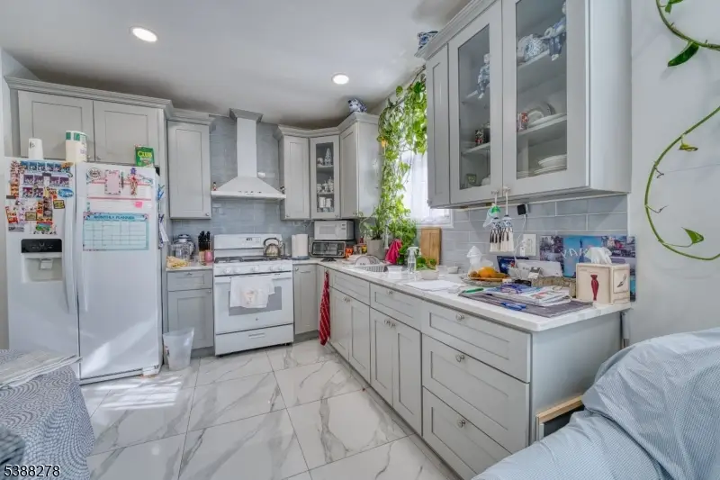 233 Avenue B, Bayonne, NJ 07002 - Image #3