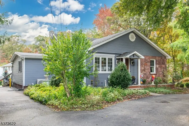 83 Ridge Rd, Oak Ridge, NJ 07438 - Image #2