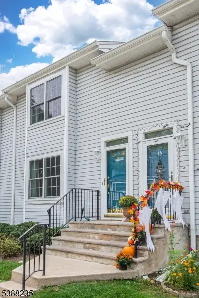 43 Village Dr, Hamburg, NJ 07419 - Image #1