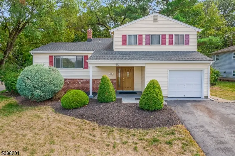 1 Drake Rd, Franklin Township, NJ 08873 - Image #1