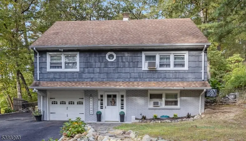 6 Oakwood Dr, Ringwood, NJ 07456 - Image #1