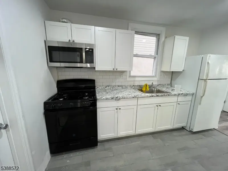 58 Florida St #2, Elizabethport, NJ 07206 - Image #2