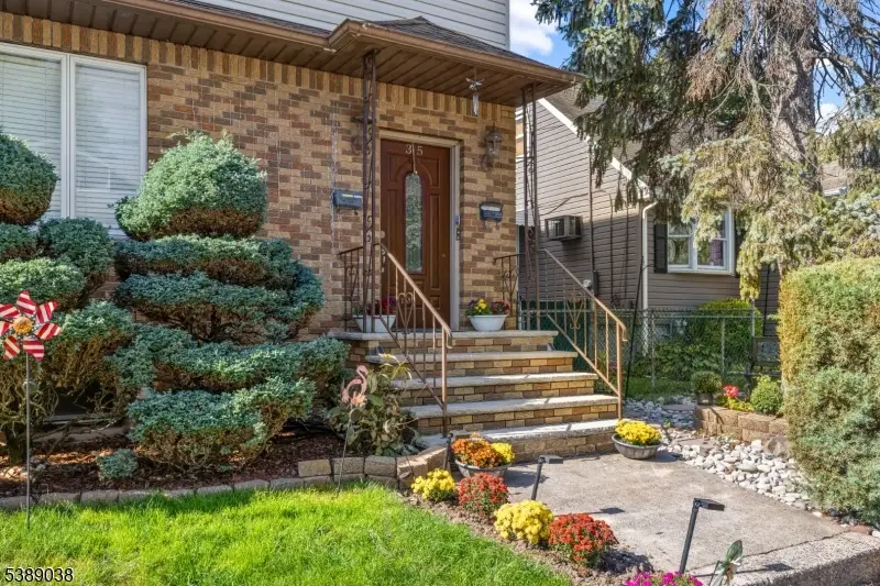 35 Dawson Ave, Clifton, NJ 07012 - Image #2