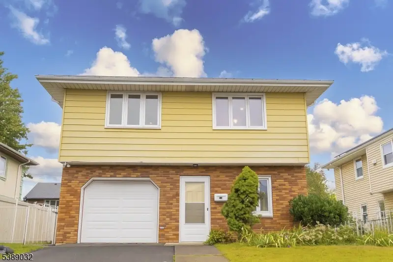 11 Roehrs Dr, Wallington, NJ 07057 - Image #1