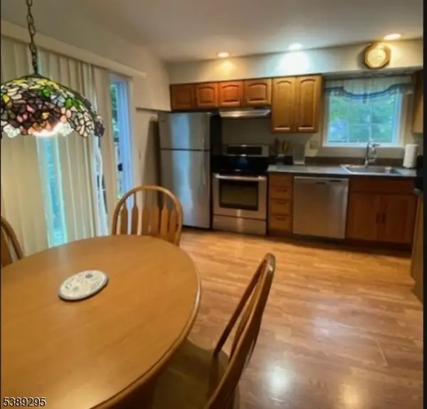 12 Cherokee Ave, Parsippany-Troy Hills Twp., NJ 07034