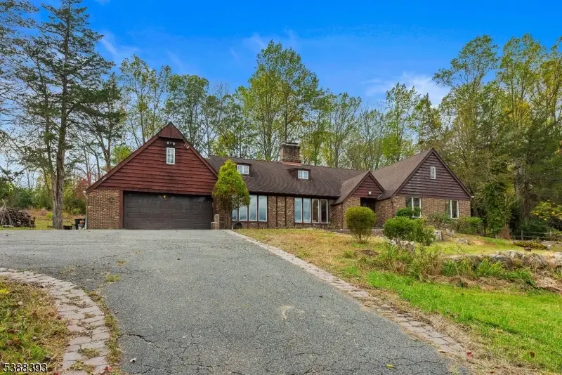 73 Wolfs Corner Rd, Green Township, NJ 07860 - Image #2