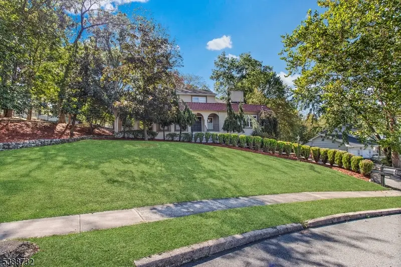 16 Winonah Ave, Wayne, NJ 07470 - Image #1