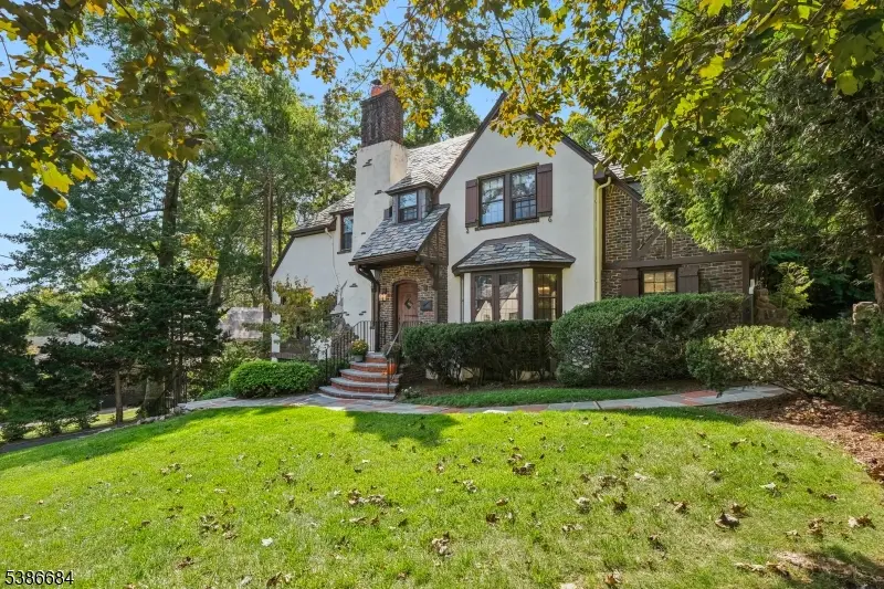 95 Collinwood Rd South, Maplewood, NJ 07040 - Image #1
