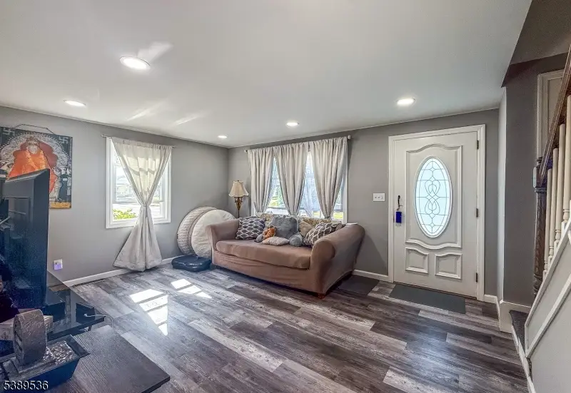 193 Old Rd, Sewaren, NJ 07077 - Image #2