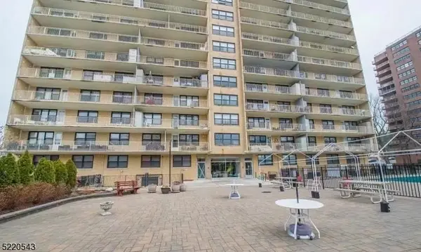 285 Aycrigg Ave #22D, Passaic City, NJ 07055