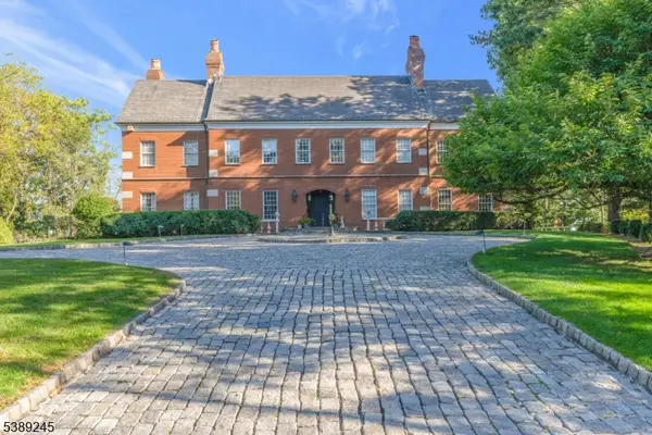 53 Canterbury Ln, Watchung Boro, NJ 07069