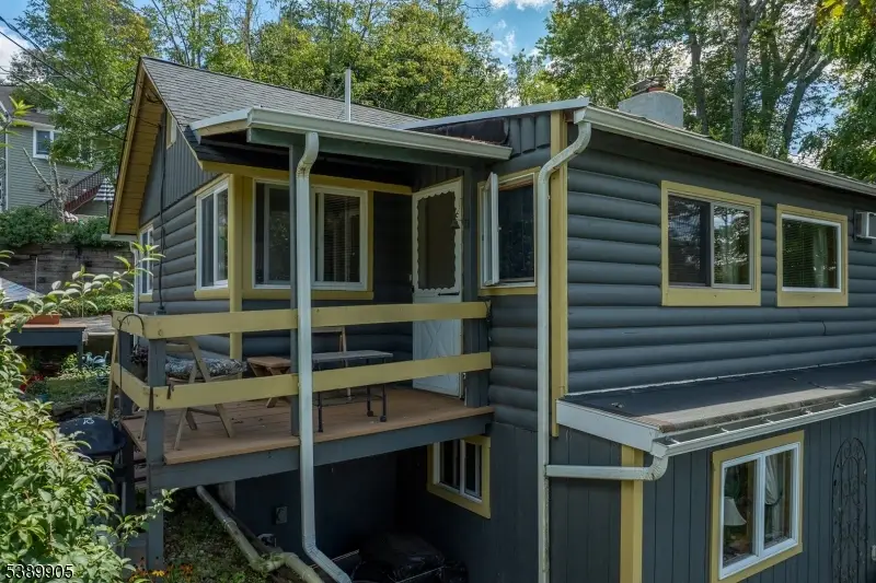 111 Hillside Rd, Highland Lakes, NJ 07422 - Image #2