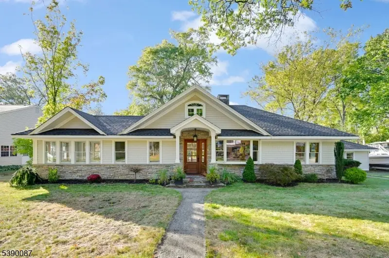 32 Wanaque Rd, Hewitt, NJ 07480 - Image #2