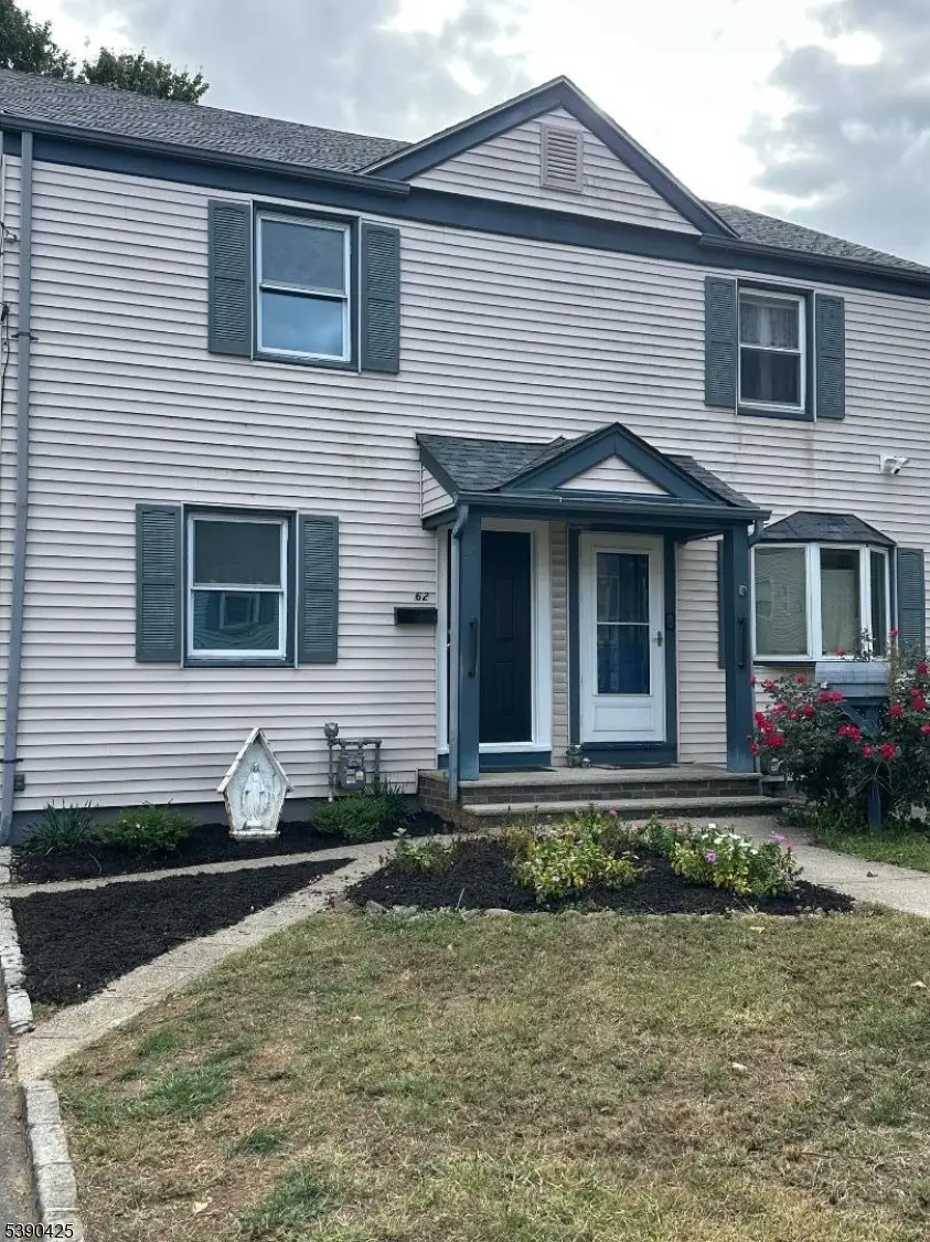 62 Macarthur Dr, Edison, NJ 08837 - Image #1