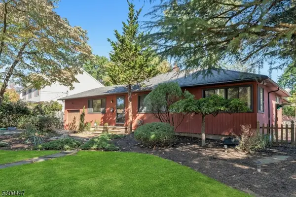 192 Valley Rd, River Edge Boro, NJ 07661