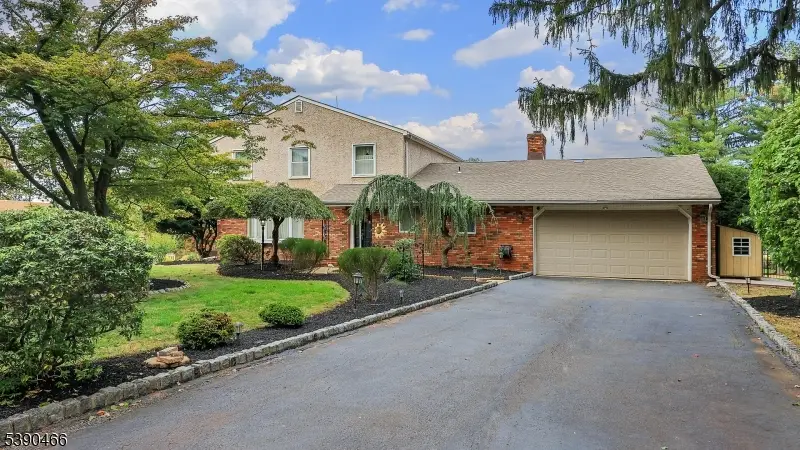 165 Rock Rd W, Green Brook Township, NJ 08812 - Image #2