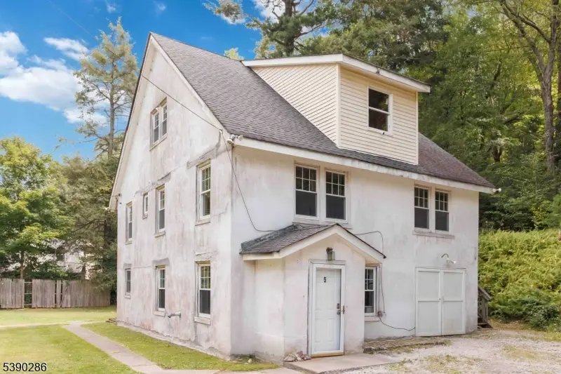 5 Fanwood Ct, Upper Greenwood Lake, NJ 07421 - Image #2