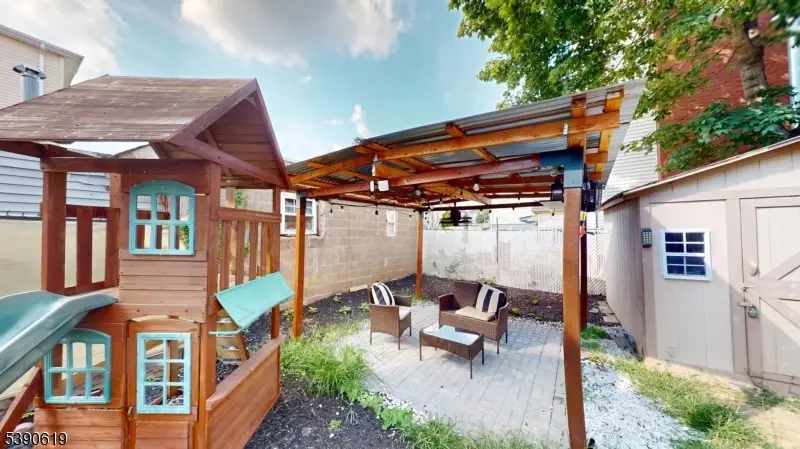 277 2nd Ave W #2, Newark, NJ 07107 - Image #3