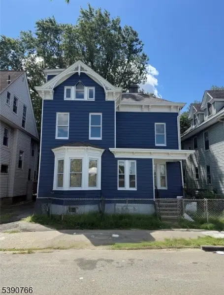 15 Winthrop Ter, East Orange City, NJ 07018