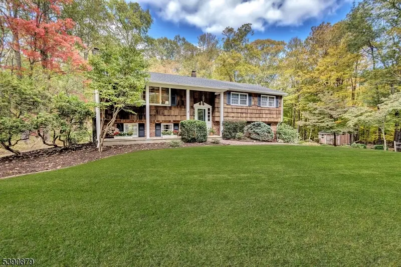 16 Valley Rd, Kinnelon, NJ 07405 - Image #2