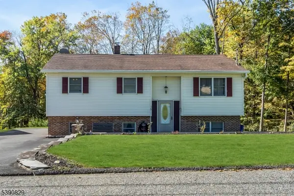 15 Henderson St, Oxford Twp., NJ 07863