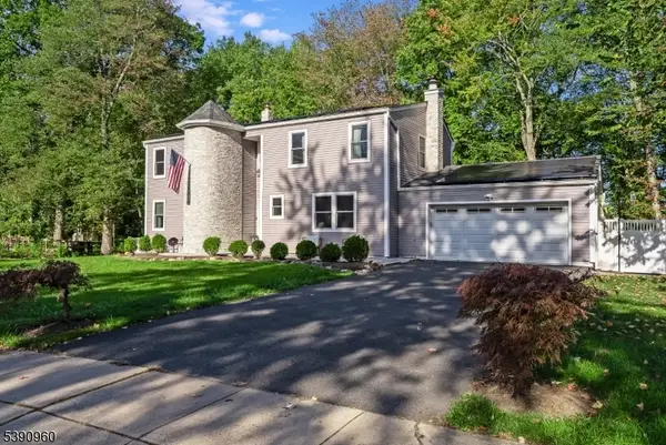 22 Whitaker Pl, West Caldwell Twp., NJ 07006