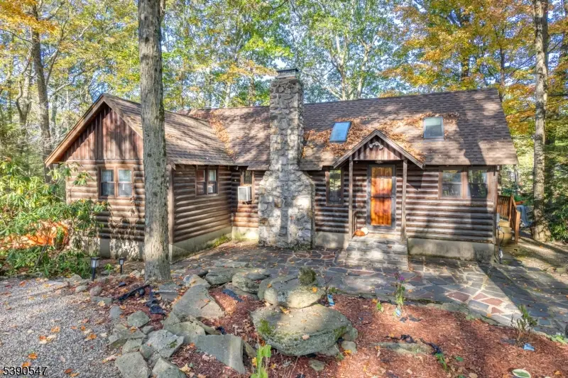 337 E Lakeshore Dr, Highland Lakes, NJ 07422 - Image #1