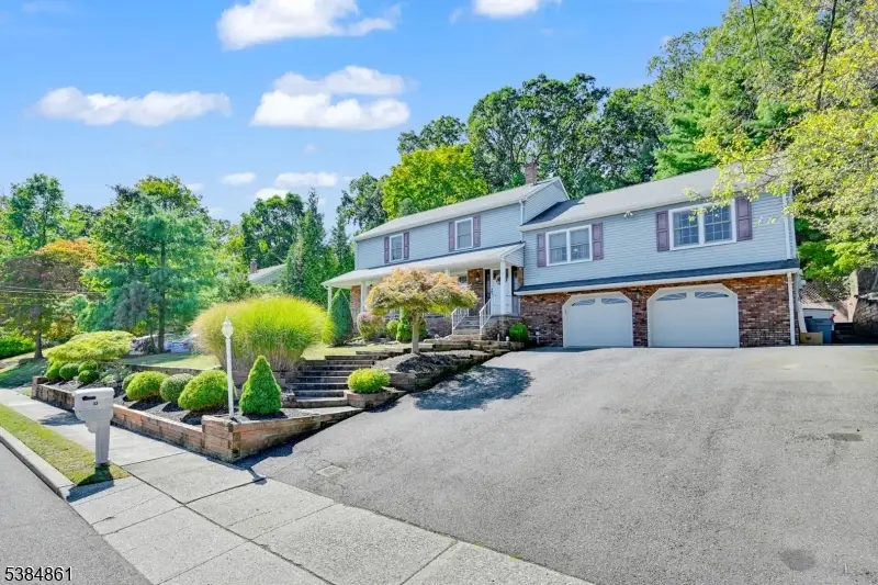33 Hillside Dr, North Haledon, NJ 07508 - Image #2