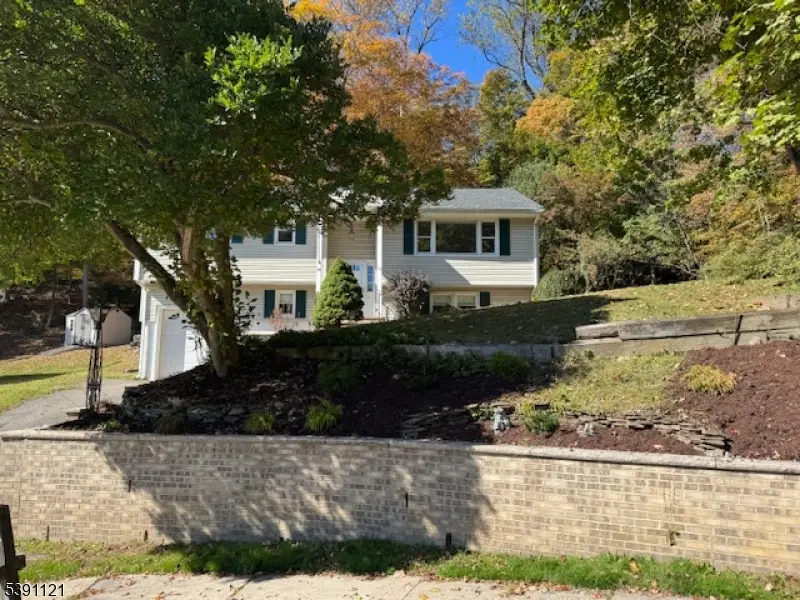 32 Matthews Ter, Bloomingdale, NJ 07403 - Image #2