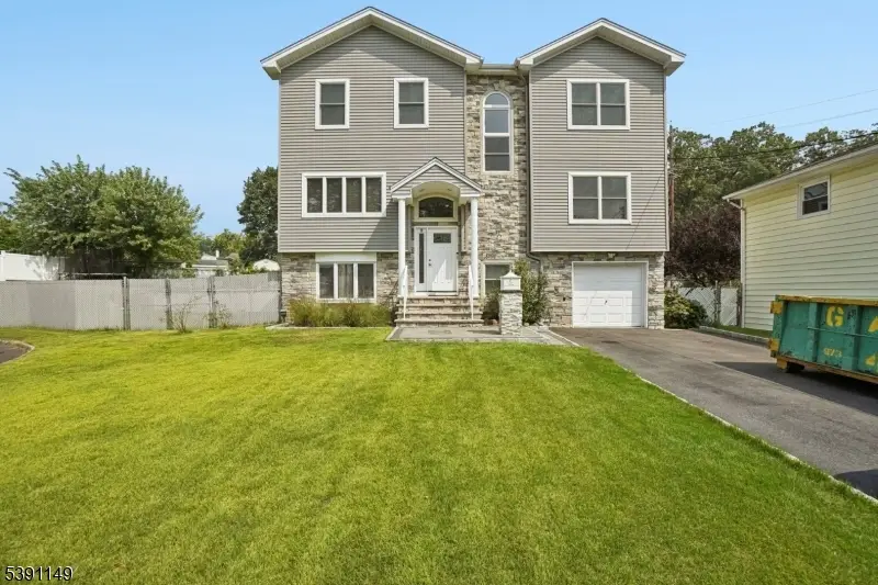 18 Boyd Ter, Kenilworth, NJ 07033 - Image #1