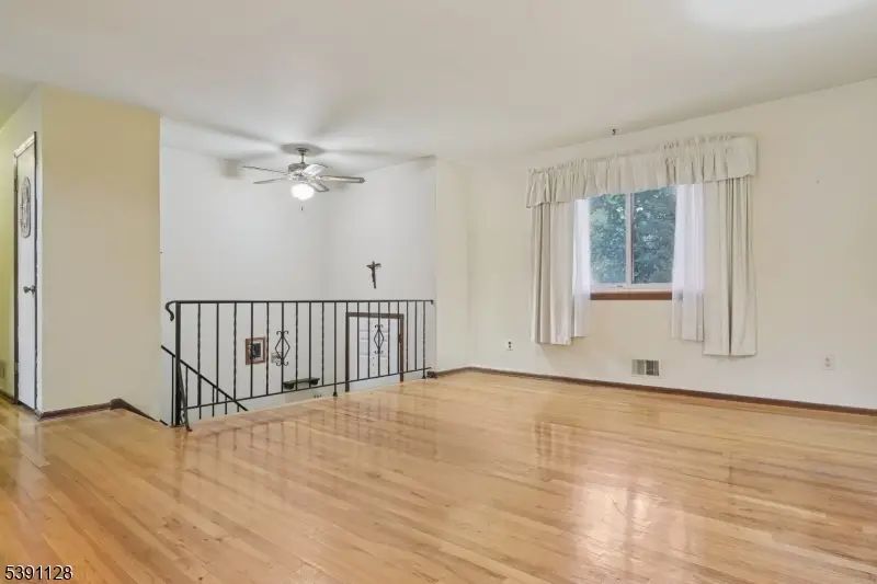 446 W 6th Ave, Roselle, NJ 07203 - Image #3