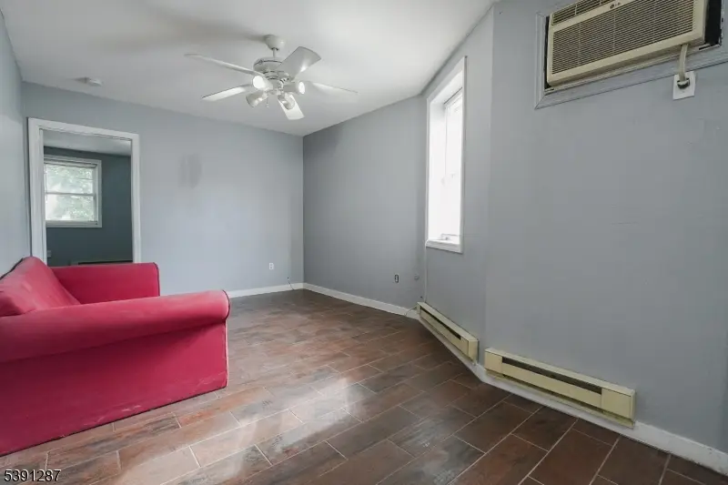 600 N 6th St, Newark, NJ 07107 - Image #2