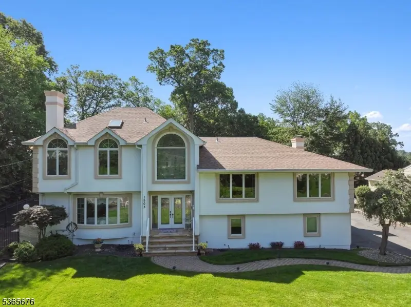 1503 Woodacres Dr, Mountainside, NJ 07092 - Image #1